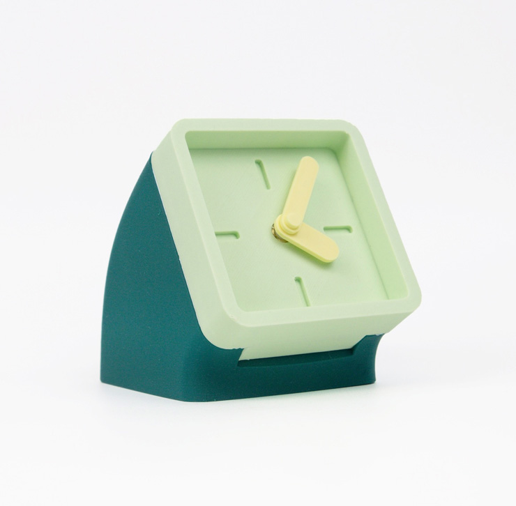 Desk clock